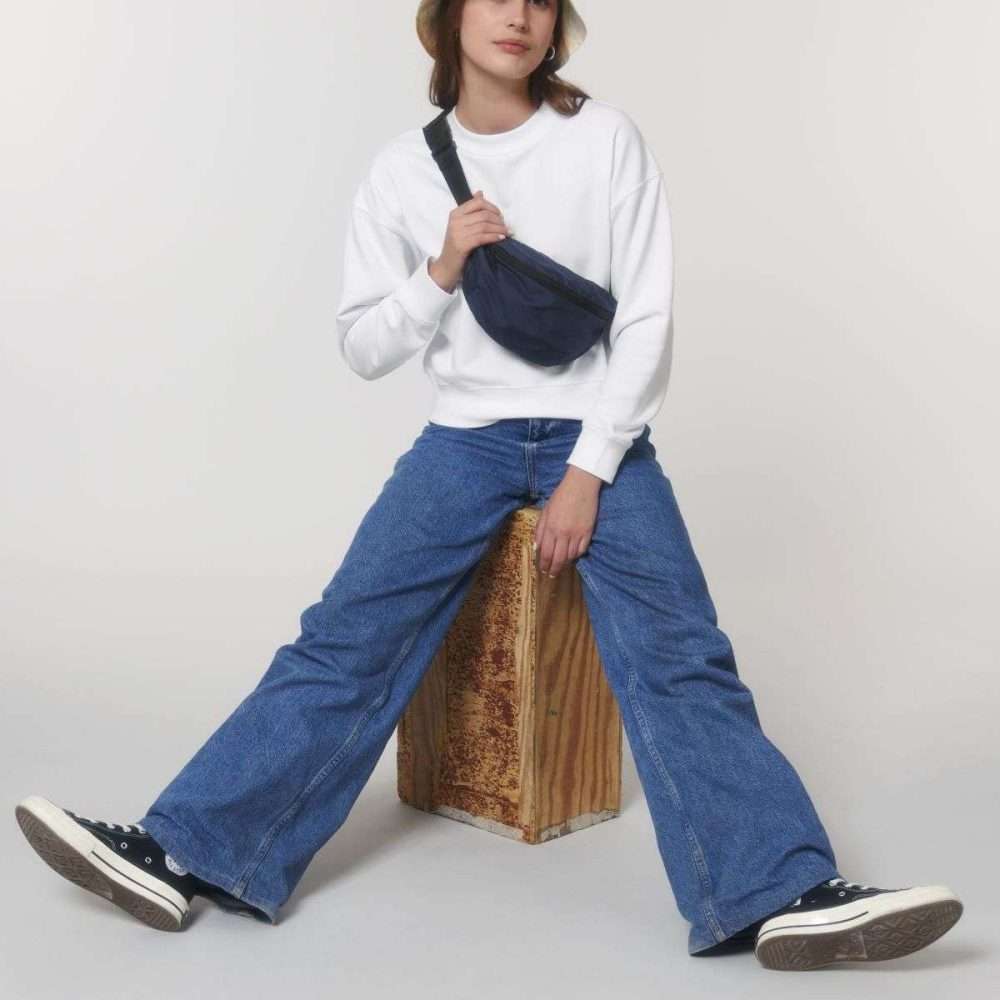 LIGHTWEIGHT HIP BAG
